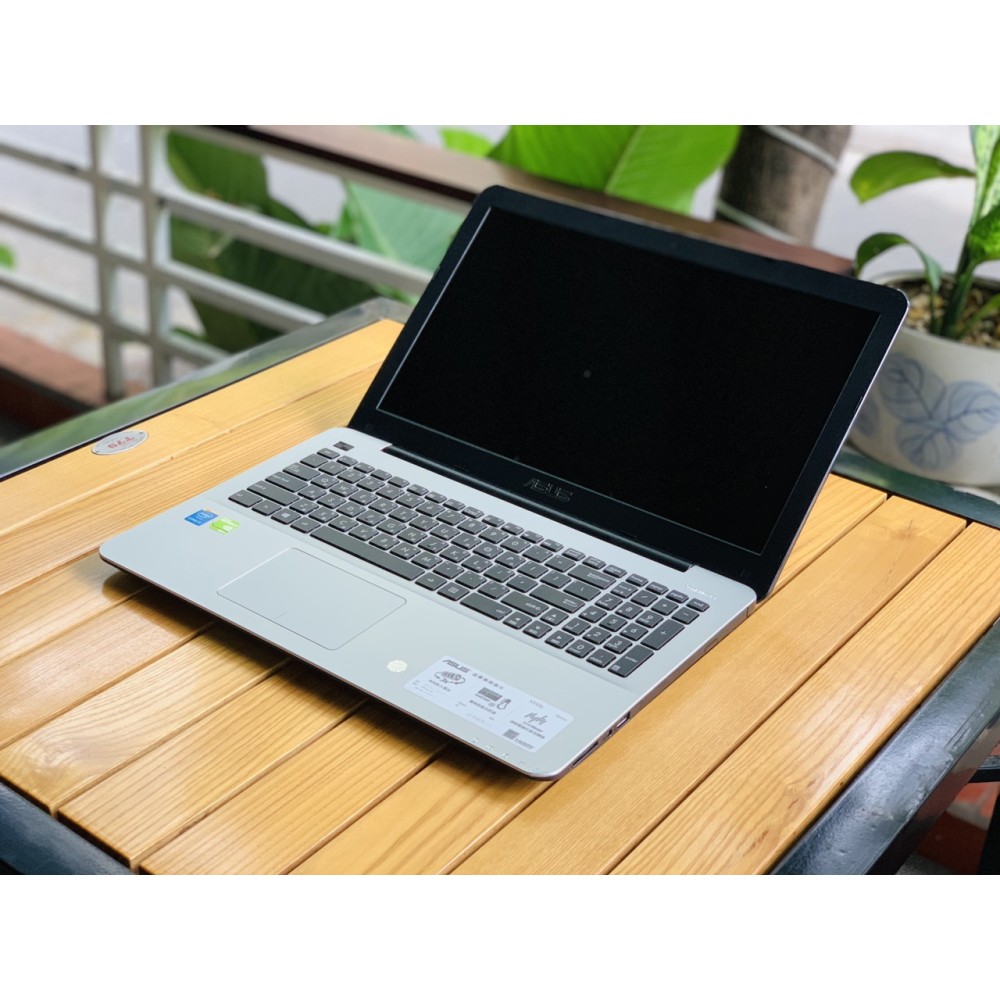 Asus X555L Core i5*5200U| 8GB|120GB| 15.6 inch Gefore 820M 2G